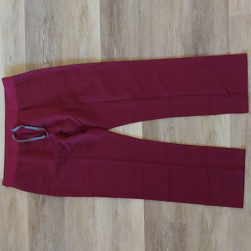 Women's Drawstring Scrub Pants in Burgundy